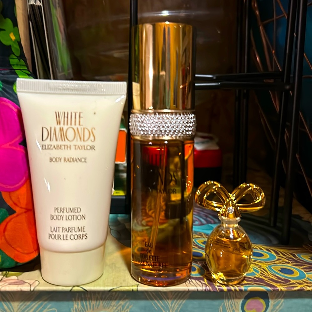 White diamond perfume set by Elizabeth Taylor